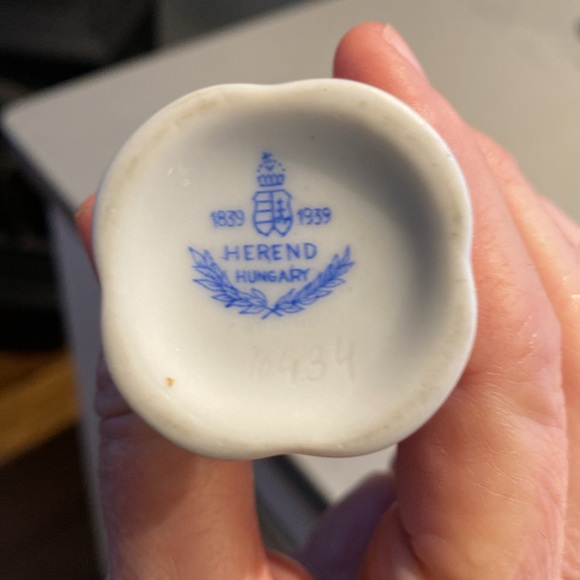 Herend Hungary bud vase - Picture 3 of 4